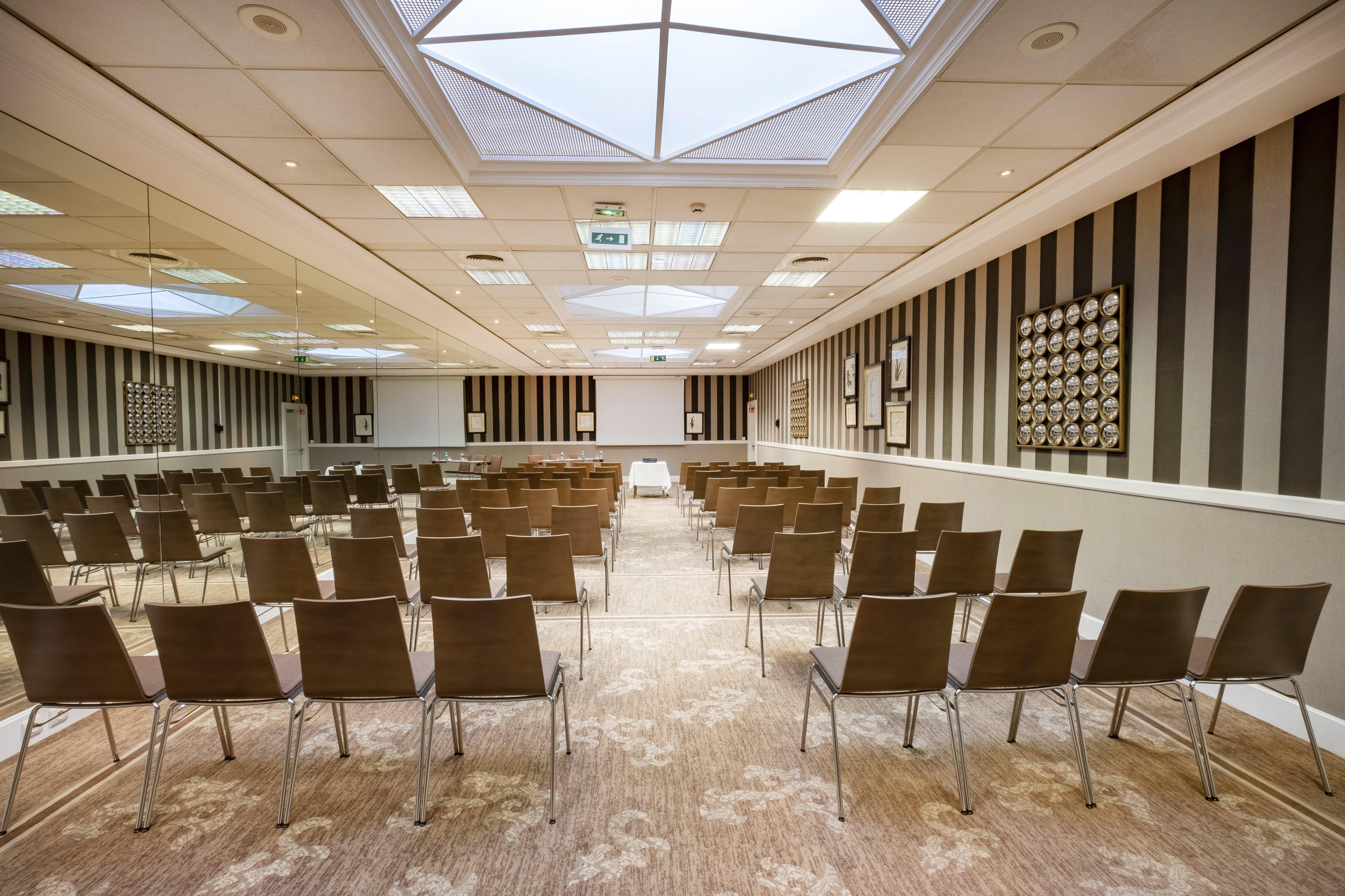 Holiday Inn Nice By Ihg Екстериор снимка