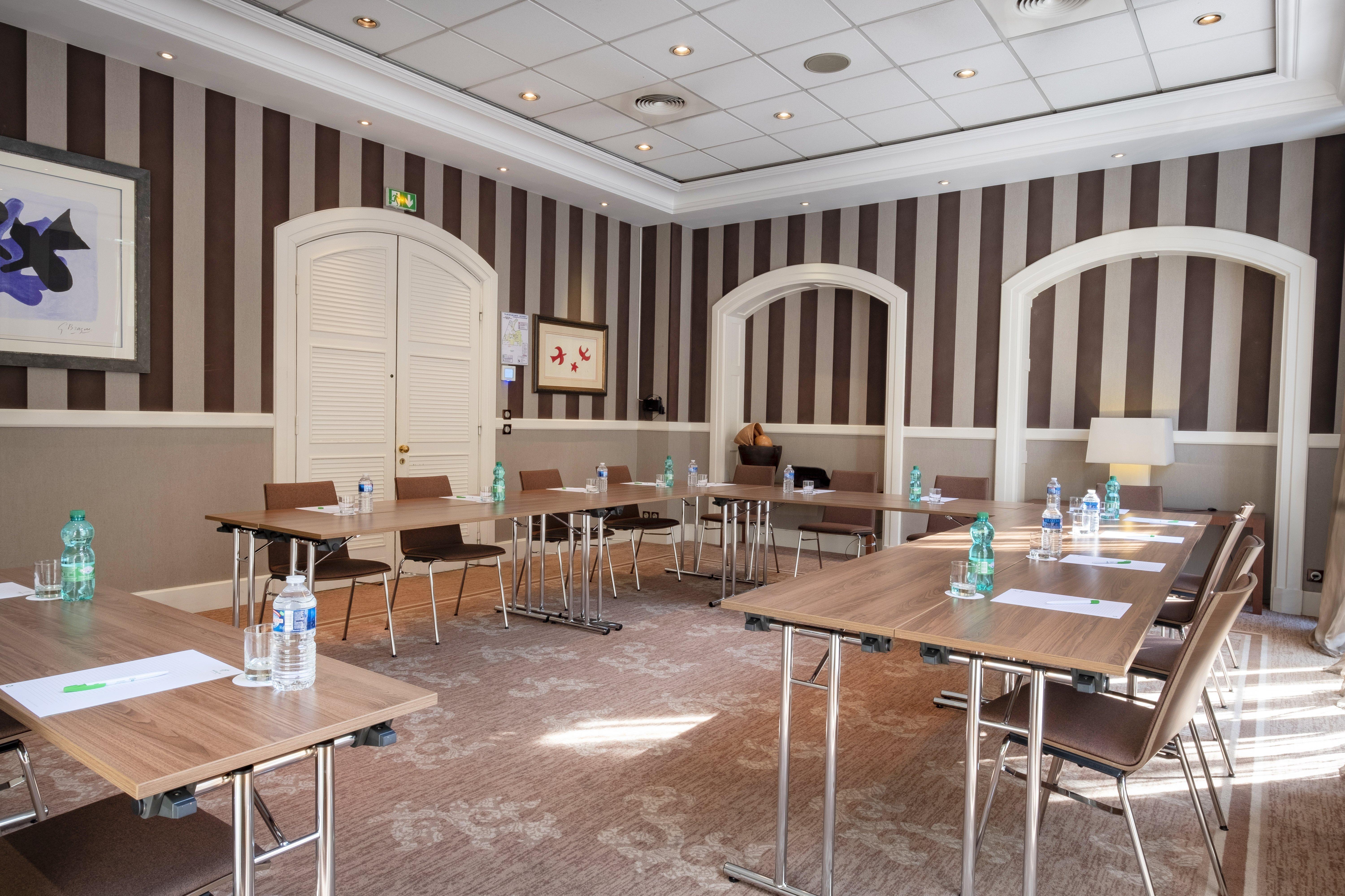 Holiday Inn Nice By Ihg Екстериор снимка